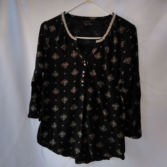 Lucky Brand top   - Picture 1 of 5